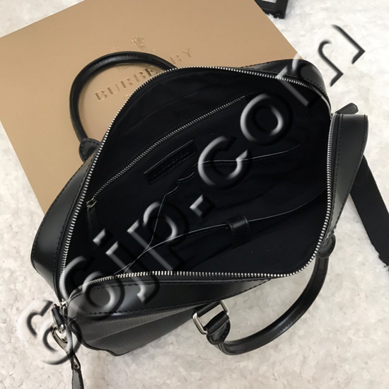 バーバリーバッグ着用イメージ